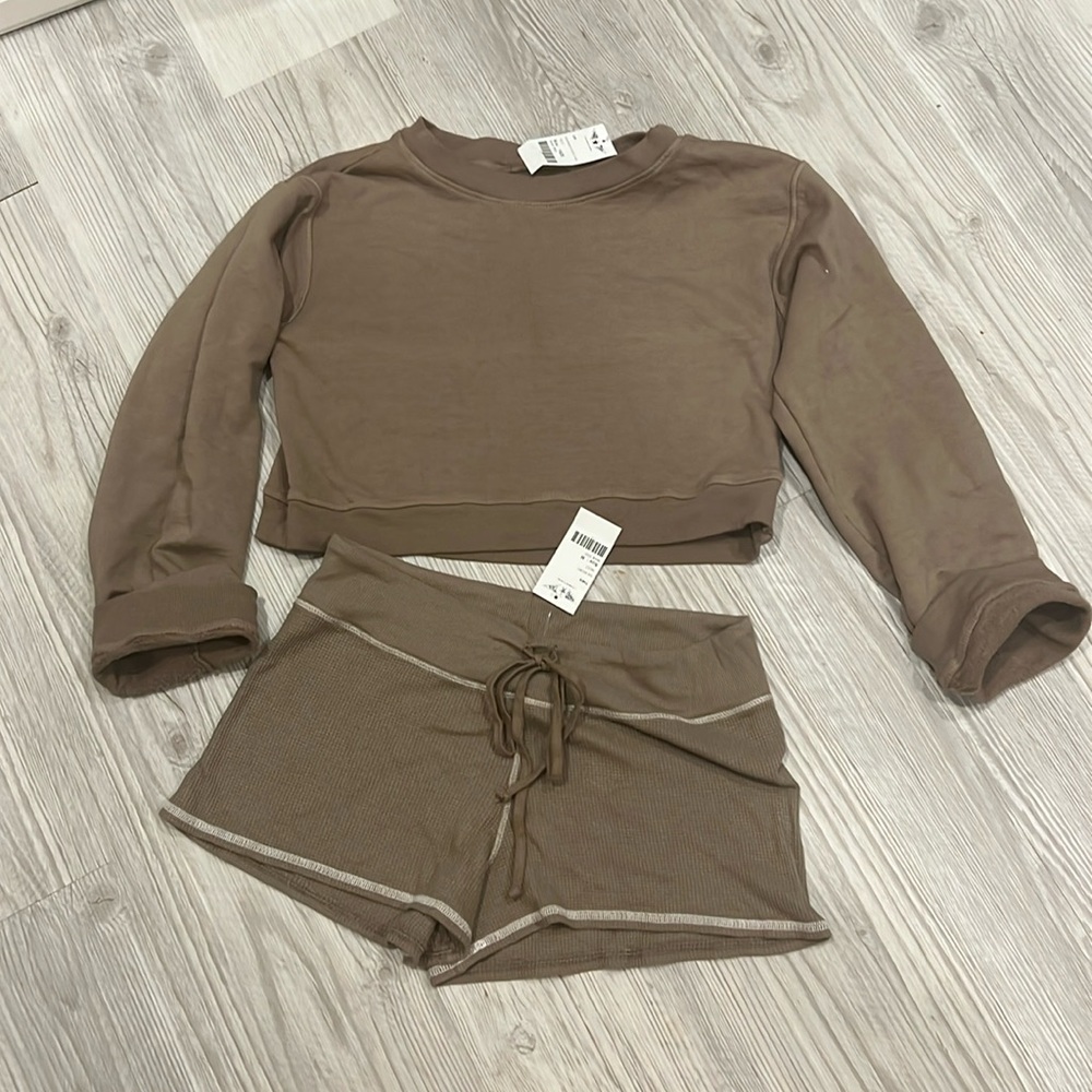 Hard Tail Forever matching set sz medium bottoms /OSFA top - super cute NWT